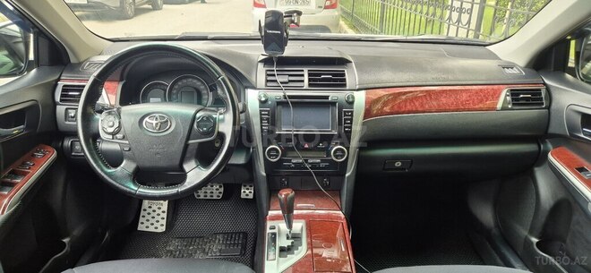 Toyota Camry-5