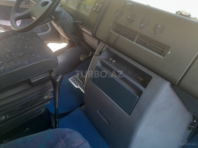 Mercedes Vario-9