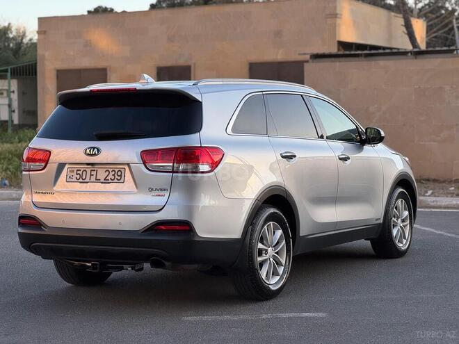 Kia Sorento-12