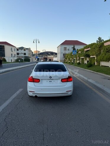BMW 320-2