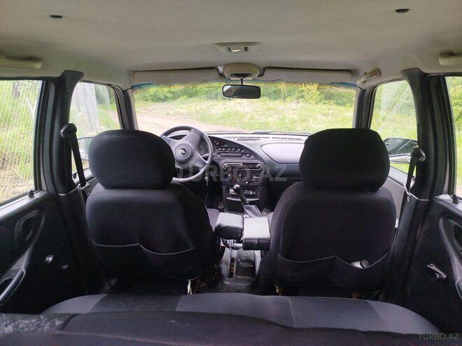 Chevrolet Niva-13