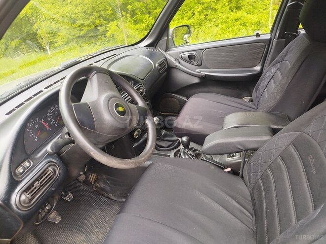 Chevrolet Niva-10