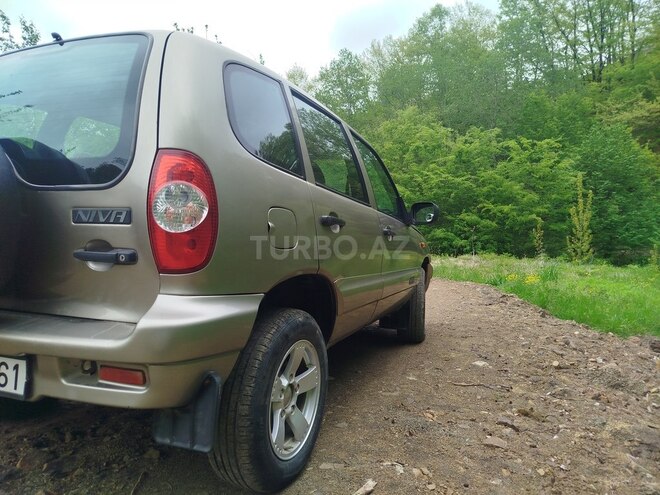 Chevrolet Niva-5