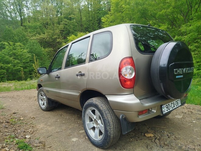 Chevrolet Niva-6