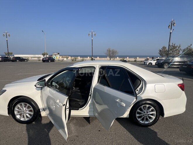 Toyota Camry-6