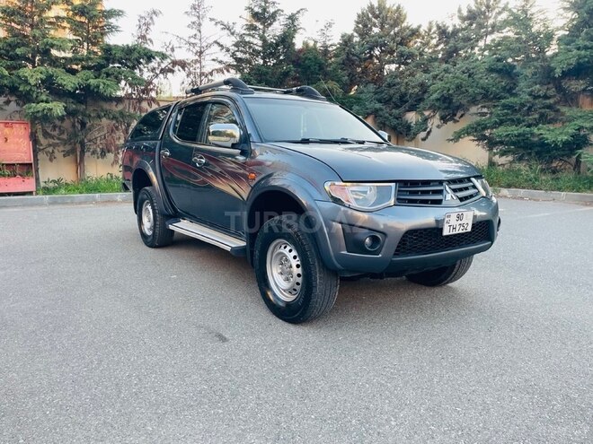 Mitsubishi L200-2