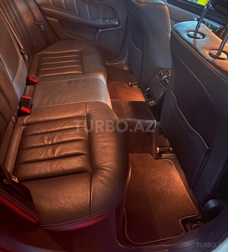 Mercedes E 220-13