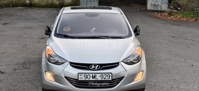 Hyundai Elantra-1