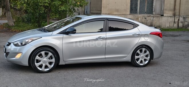 Hyundai Elantra-10