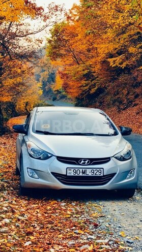 Hyundai Elantra-14