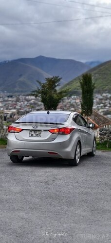 Hyundai Elantra-18