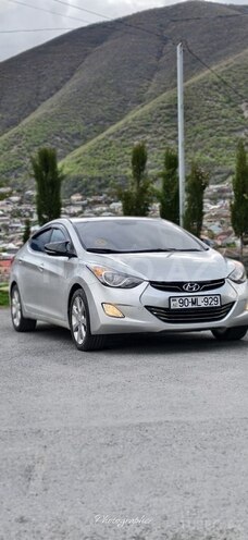Hyundai Elantra-16