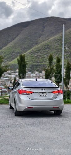 Hyundai Elantra-19