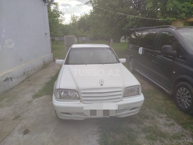 Mercedes C 220-1