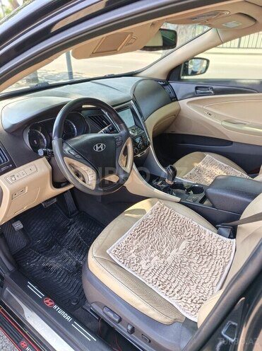 Hyundai Sonata-6