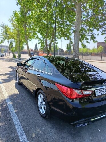 Hyundai Sonata-4