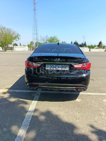 Hyundai Sonata-11
