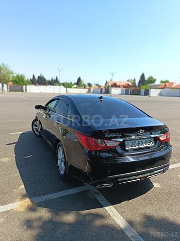 Hyundai Sonata-13