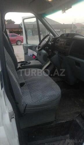 Ford Transit-2