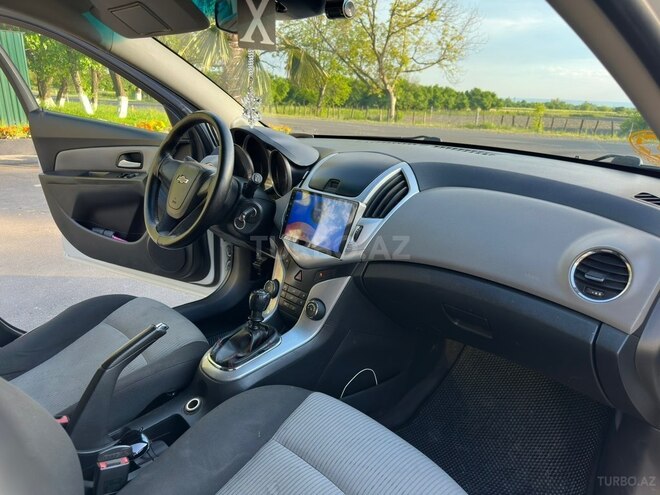 Chevrolet Cruze-10