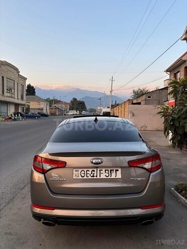 Kia Optima-4