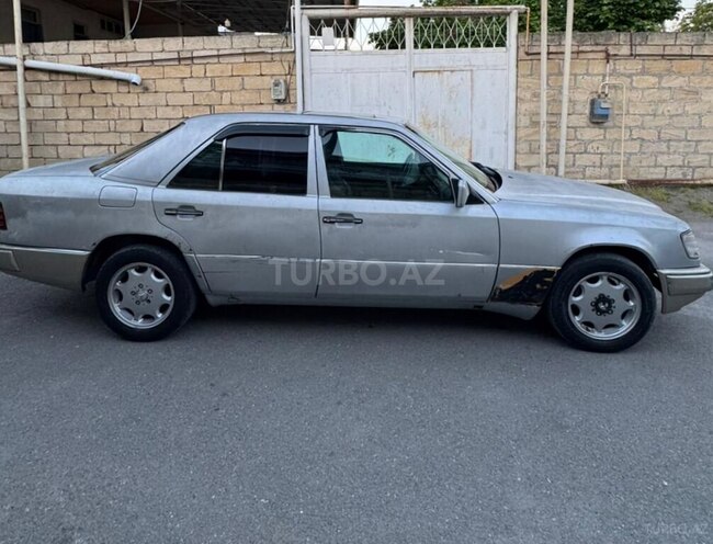 Mercedes 220 E-4