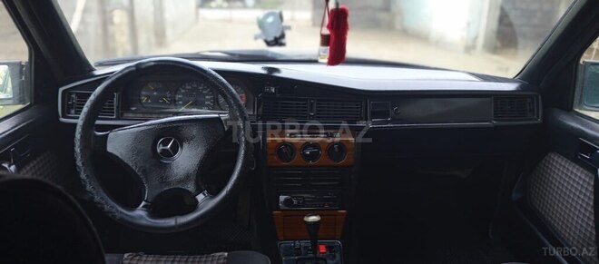Mercedes 190-6