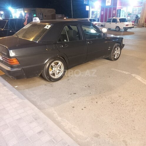 Mercedes 190-2