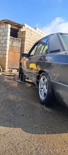 Mercedes 190-5