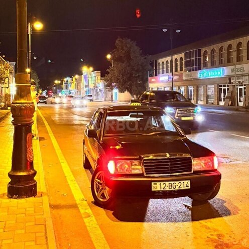 Mercedes 190-1