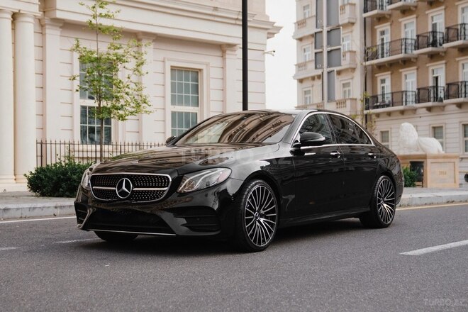 Mercedes E 300 4MATIC-2