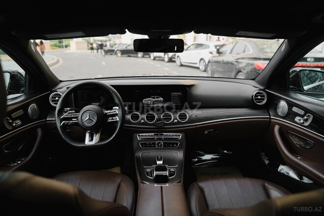 Mercedes E 300 4MATIC-6