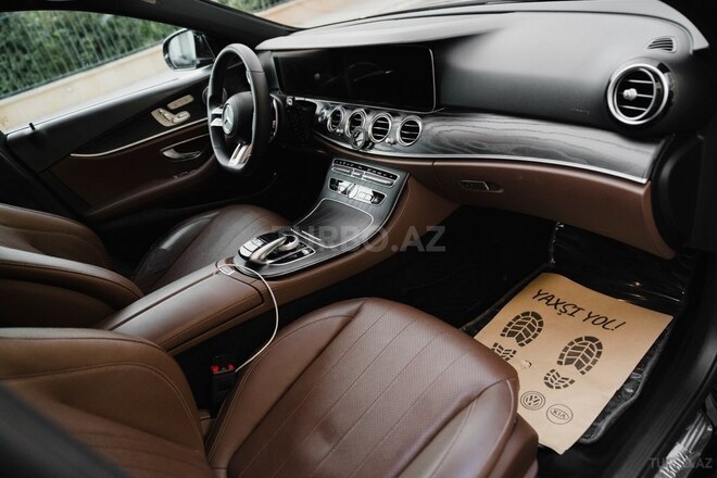 Mercedes E 300 4MATIC-8