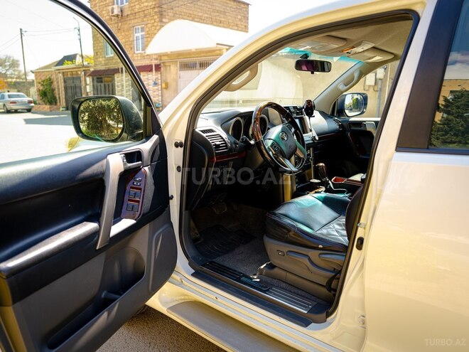 Toyota Land Cruiser Prado-2