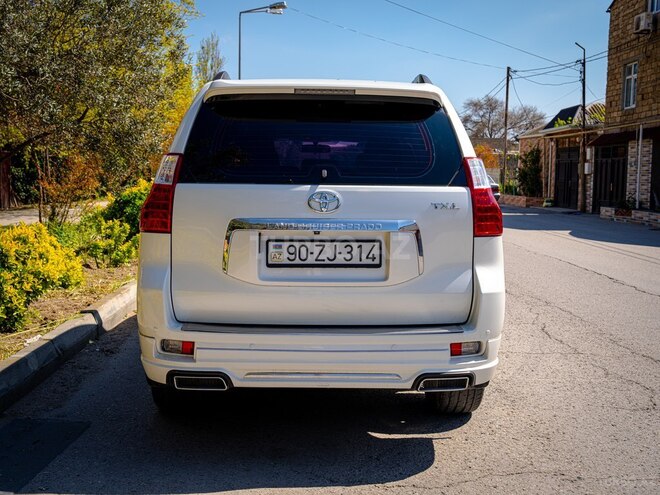 Toyota Land Cruiser Prado-5