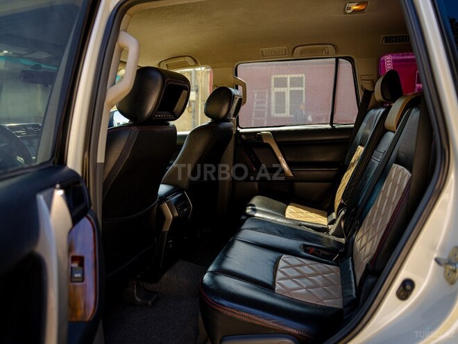 Toyota Land Cruiser Prado-8