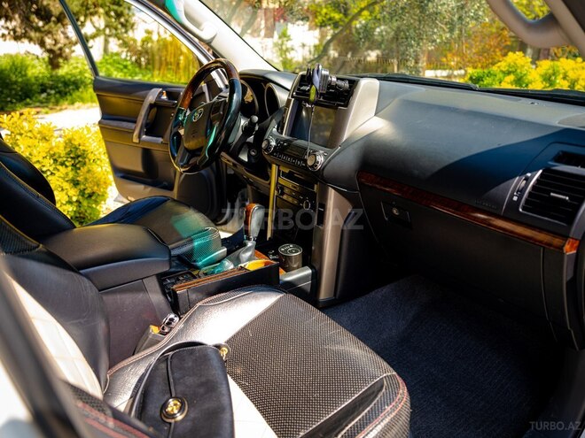Toyota Land Cruiser Prado-11