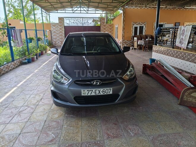 Hyundai Accent-1
