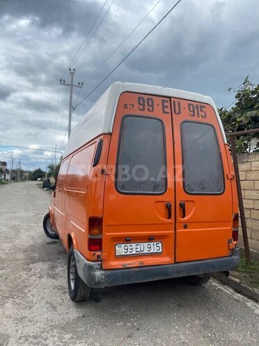 Ford Transit-3