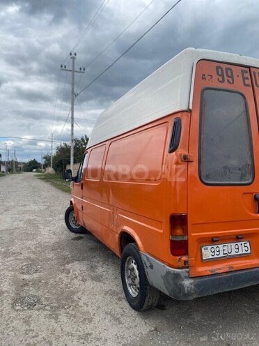 Ford Transit-4