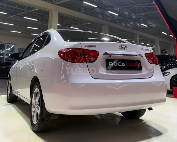 Hyundai Elantra-10