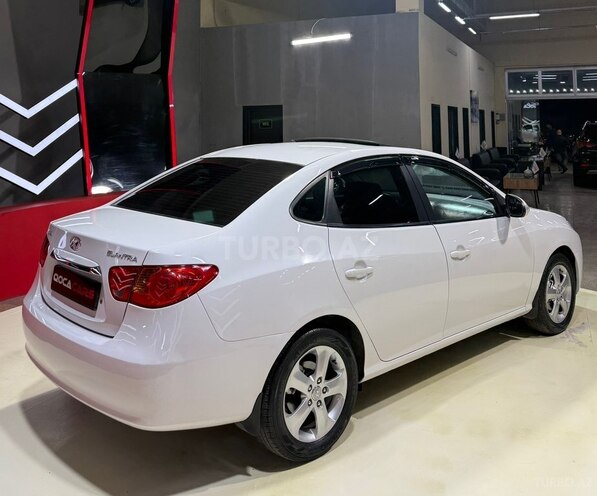 Hyundai Elantra-8