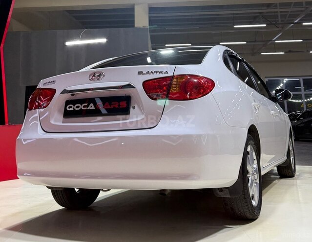 Hyundai Elantra-9