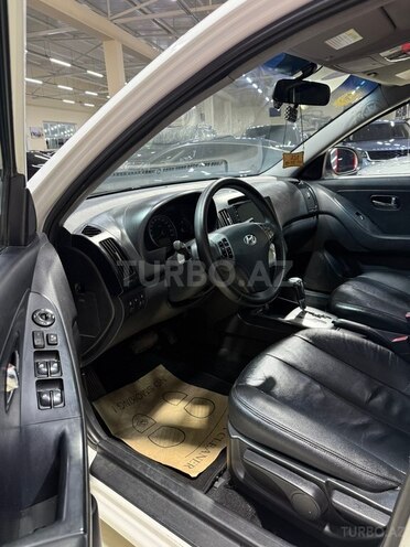 Hyundai Elantra-12
