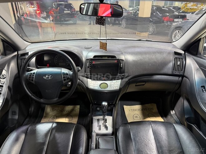 Hyundai Elantra-15