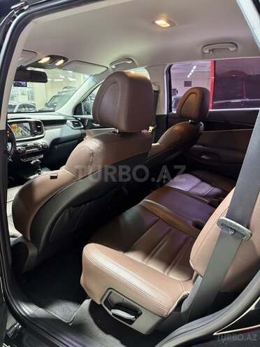 Kia Sorento-16