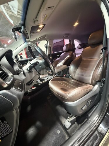 Kia Sorento-11