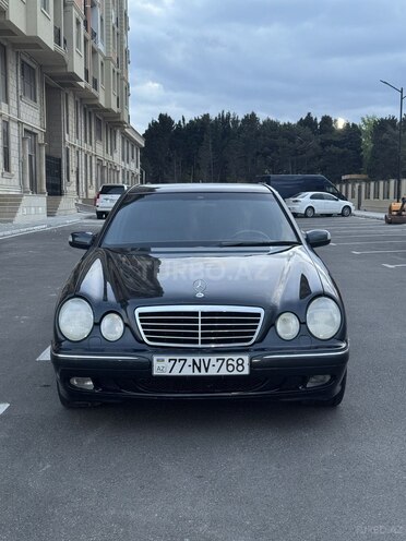 Mercedes E 220-1