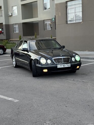 Mercedes E 220-12