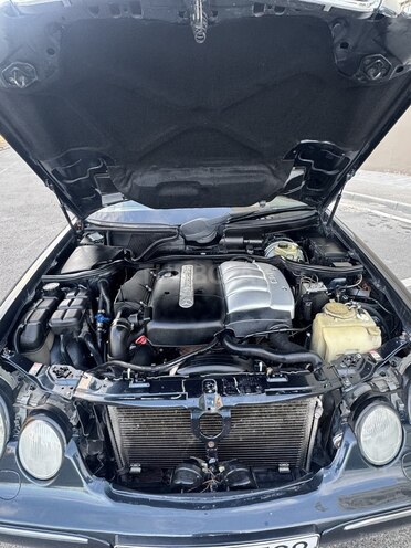 Mercedes E 220-18